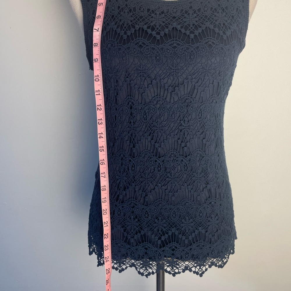 Adiva Black Sleeveless Lace Tank Top - Picture 4 of 7